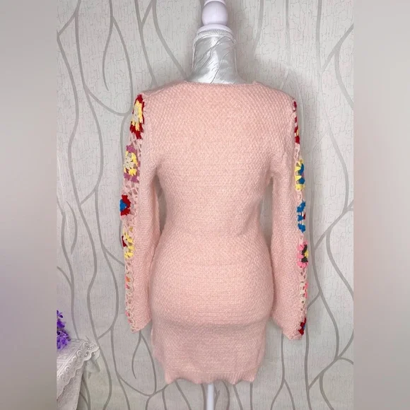 🎀🌷 Retro Style Pink Flare Bell Sleeve Crochet Floral Embroidery Sweater Dress 🌷🎀 - Picture 12 of 15
